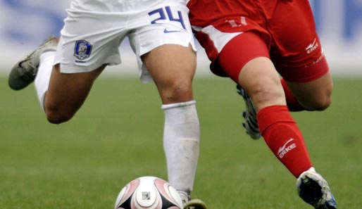 Gewalt beim Frauenfußball: In Hessen wurden zwei Spielerinnen attackiert