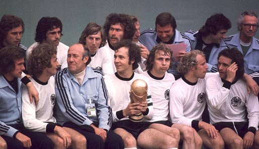 Heinz Flohe (hinten links) wurde 1974 mit Deutschland Weltmeister