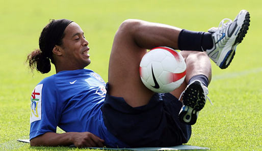 Nach den Stationen Paris, Barcelona und Mailand Seit Januar trickst Ronaldinho wieder in Brasilien