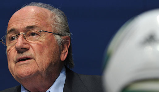 FIFA-Präsident Sepp Blatter geht auf die europäischen Topklubs zu