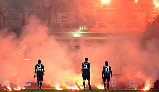 Fan-Ausschreitungen wie hier von Hertha-Anhängern, nehmen in der jüngsten Vergangenheit zu
