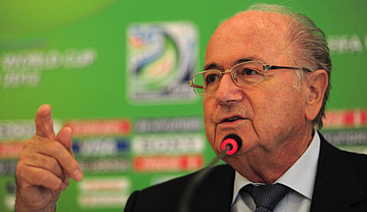 In Baku hat FIFA-Präsident Joseph Blatter über die Torlinientechnologie Auskunft gegeben