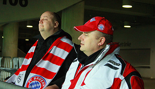 Die Vorstände des "Rollwagerl 93 e.V." Uli Hofmann (r.) und Andreas Ruhl in der Allianz Arena