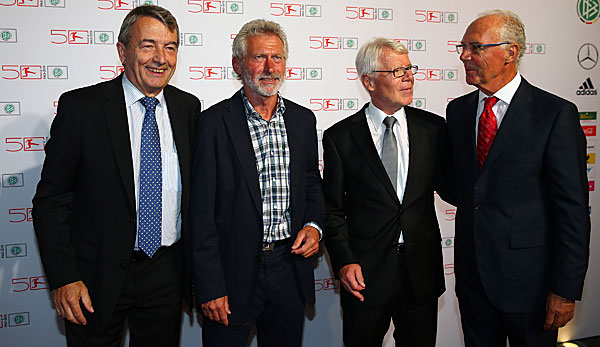 Wolfgang Niersbach empfängt unter anderem die WM-Helden Paul Breitner und Franz Beckenbauer