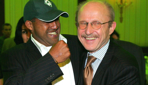 Willi Lemke (r., mit Ailton) war von 1981 bis 1995 Manager bei Werder Bremen.