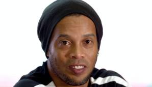 Abseits des Platzes leistete sich der Dribbler allerdings einige Verfehlungen. 2012 trennte sich Coca Cola von Ronaldinho, weil dieser eine Pressekonferenz gegeben hatte, auf der Pepsi-Dosen auf dem Podium standen.