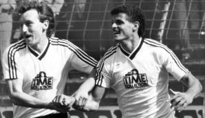 Ein Aufstiegsheld! Der 1991 tödlich verunglückte MAURICE BANACH (rechts) schoss Wattenscheid in der Saison 1989/90 in die Bundesliga, mit 22 Treffern wurde er Torschützenkönig in Liga 2. Sturmpartner Tschiskale (links) kam seinerseits auf 19 Tore.