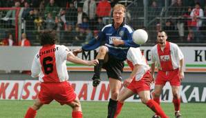 MARCUS FEINBIER gehört zur zweiten Liga wie eine kompromisslose Grätsche oder ein derber Befreiungsschlag. Als Wattenscheid 1994 abstieg, unterschrieb er deshalb direkt dort. 1999 stieg die SG ab - und Feinbier (63 Spiele, 22 Tore) ging nach Nürnberg.