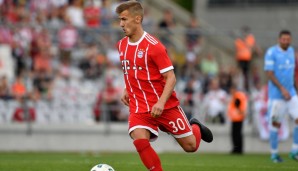 Niklas Dorsch (1 Spiel) - von 2013 bis 2018 beim FC Bayern München: Nachdem er die Jugendabteilung des FC Bayern durchlief, landete er 2018 beim Zweitligisten 1. FC Heidenheim und war dort Stammkraft, ehe es ihn über den KAA Gent nach Augsburg zog.