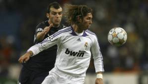 Platz 11: Sergio Ramos (Real Madrid) - Gesamtstärke: 86 in FIFA 08. Bevor der Spanier in die IV rückte, spielte er aufgrund des Duos Pepe-Cannavaro auf der rechten Seite. Auch in der Nationalmannschaft spielte er rechts, da Puyol-Marchena gesetzt waren.