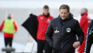 Rolf Landerl hat als Trainer des VfB Lübeck derzeit wenig Grund zur Freude