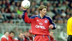 MICHAEL TARNAT beim Bundesligaspiel zwischen Eintracht Frankfurt und dem FC Bayern München am 18. September 1999 (Endstand: 1:2).