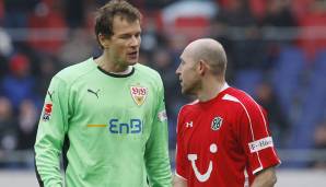 Oktober 2009: Gegen Hannover 96 wirft ein Balljunge das Spielgerät nicht in Lehmanns Arme, sondern über dessen Kopf. Der ist fassungslos. "Selbst die Balljungen sind Betrüger", schimpft er später.