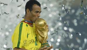 ABWEHR - CAFU: Er ist nicht nur Brasiliens Rekordnationalspieler (142 Spiele), sondern gewann obendrein mit der Roma, Milan und eben Brasilien alles, was man so gewinnen kann. Zudem ist er der einzige Spieler jemals, der in drei WM-Finalspielen auflief.
