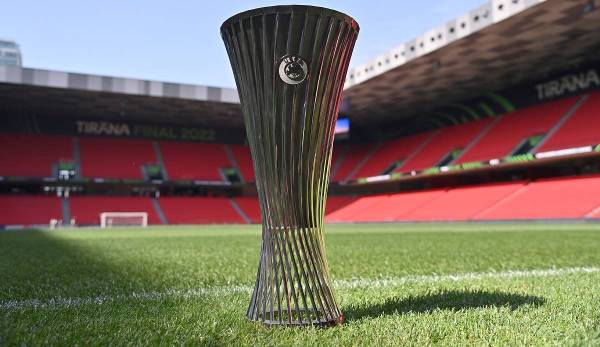 Um diesen neuen Titel geht es. AS Rom und Feyenoord Rotterdam bestreiten das erste Finale der Conference League.