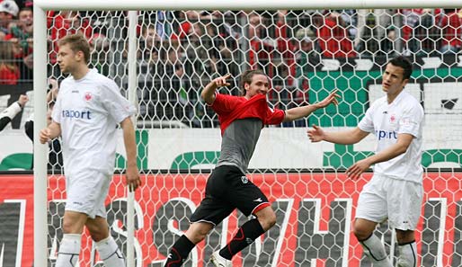 Christian Schulz bejubelt seinen Treffer gegen Eintracht Frankfurt