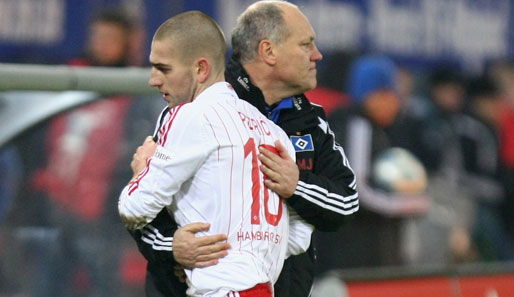 Dank Mladen Petric (l.) konnte der HSV gegen Eintracht Frankfurt gewinnen
