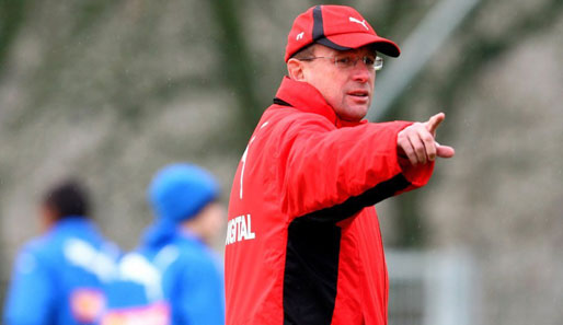 Hoffenheims Trainer Ralf Rangnick gibt die Richtung vor