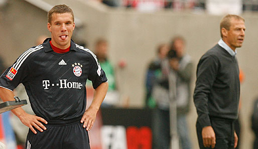 Werden wohl keine dicken Freunde mehr: Lukas Podolski (l.) und Bayern-Trainer Jürgen Klinsmann