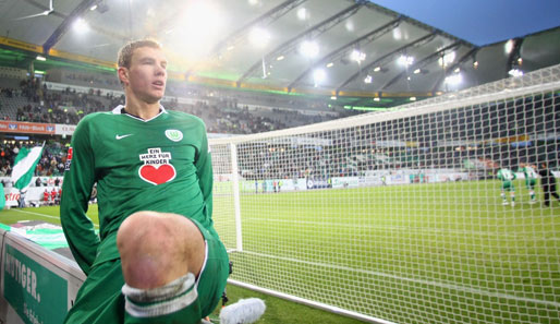 Der FC Sevilla ist angeblich an Wolfsburgs Stürmer Edin Dzeko interessiert