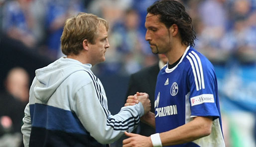 Mike Büskens und Kevin Kuranyi wollen mit Schalke den dritten Sieg in Folge