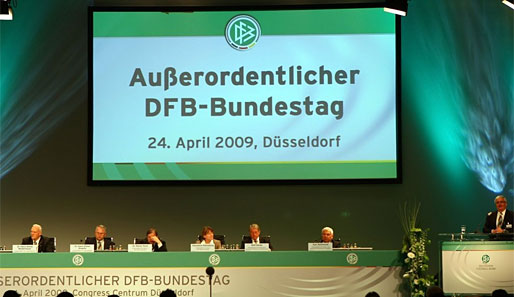 Die angekündigte Demonstration beim DFB-Bundestag fiel harmlos aus