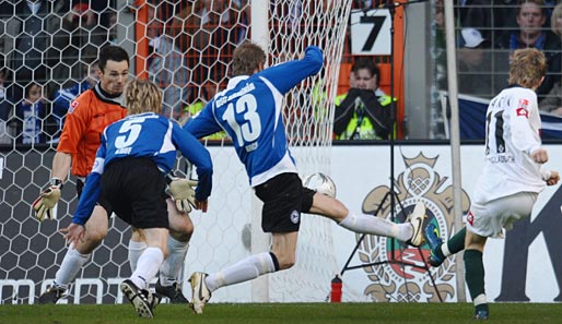 Marko Marin führte die Borussia mit zwei Toren zum Sieg auf der Alm