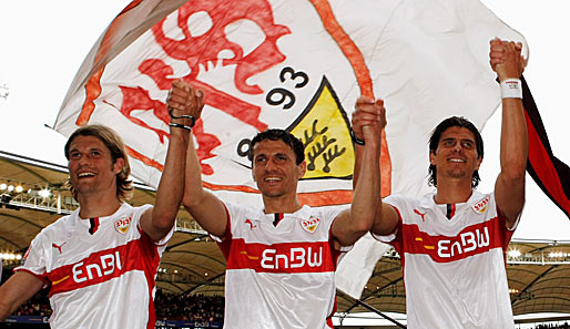 Feiern den fünften Sieg in Folge: Stuttgarts Lanig, Bouhlarouz und Gomez