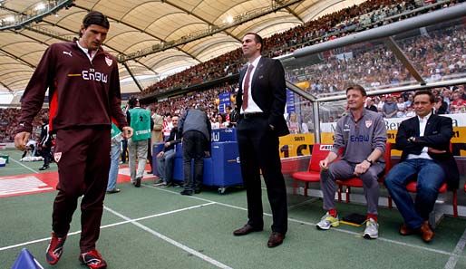 Die Personalie Mario Gomez (l.) sorgte für Ärger bei Sportdirektor Horst Heldt (r.)