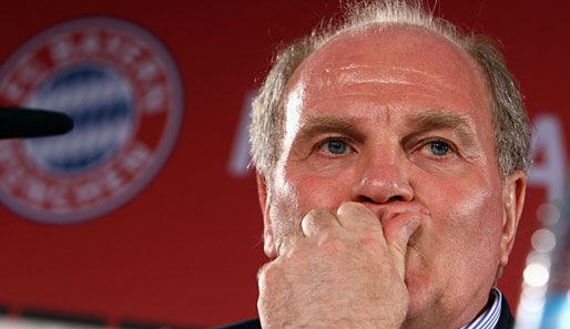 Bayern-Manager Uli Hoeneß äußerte Bedenken aufgrund Alkmaars Millionen-Forderung