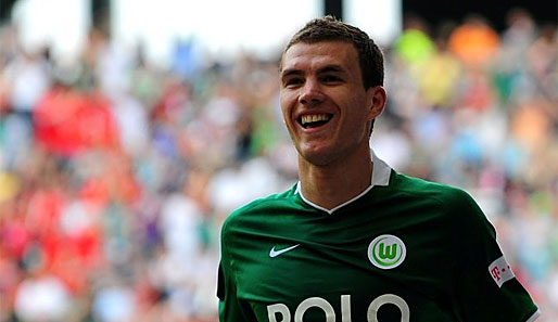 Edin Dzeko wird wohl auch im nächsten Jahr noch die Fans in Wolfsburg verzücken