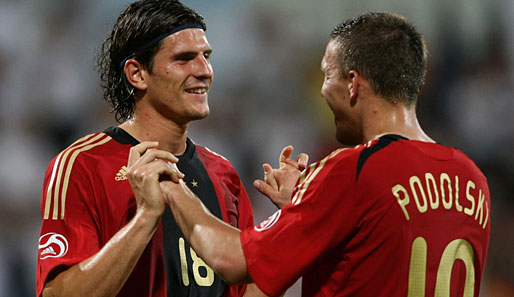 Der eine verlässt München, der andere kommt: Lukas Podolski (r.) und Mario Gomez