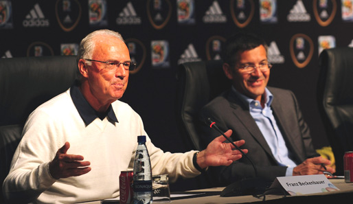 Franz Beckenbauer (l.) ist der aktuelle Präsident des FC Bayern München