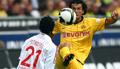 Am letzten Spieltag schnappte Pitroipas HSV Valdez (r.) und Dortmund den fünften Platz weg