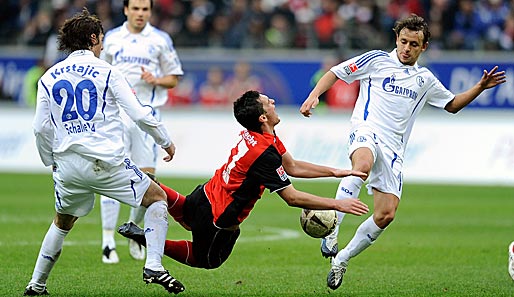 Martin Fenin (M.) wechselte im Jahr 2008 für 3,5 Millionen Euro von FK Teplice nach Frankfurt