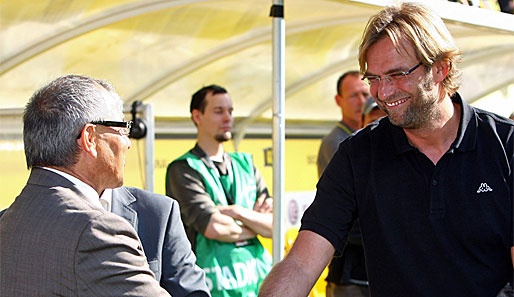 Die Trainer Felix Magath (l.) und Jürgen Klopp (r.) begegneten sich freundschaftlich