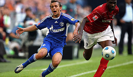 Rafinha (l.) wechselte 2005 für fünf Millionen Euro vom FC Coritiba zum FC Schalke 04