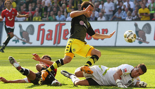 Tamas Hajnal (M.) kam 2008 vom Karlsruher SC zu Borussia Dortmund