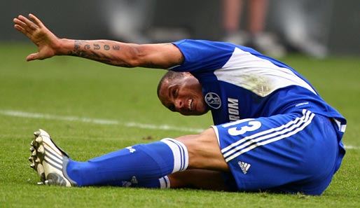 Schalkes Jermaine Jones ist nach seinem Haarriss im Juni immer noch außer Gefecht