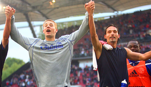 Gewohntes Bild in der Hinrunde: Manuel Neuer (l.) und Kevin Kuranyi jubeln