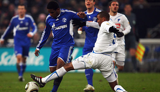Jefferson Farfan (l.) hat bislang sechs Saisontreffer für Schalke 04 erzielen können