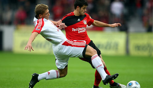 Beim Hinspiel in Leverkusen kamen Mike Frantz (l.) und der Club mit 4:0 unter die Räder