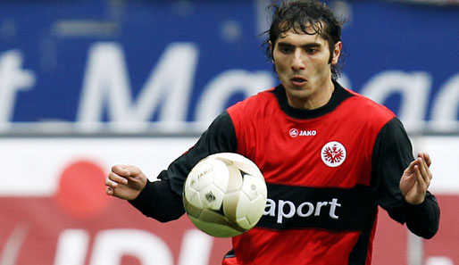 Eintracht Frankfurt will Halil Altintop über das Saisonende hinaus halten