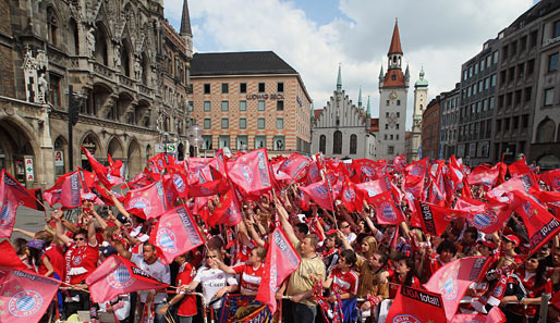 Nach holprigem Saisonauftakt feierte der FC Bayern im Mai Meisterschaft und Pokalsieg