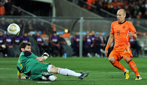 Die Szene, die Arjen Robben nicht mehr loslässt: Im WM-Finale scheitert er alleine vor Iker Casillas