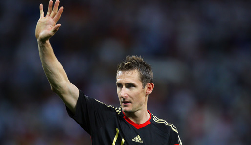 Sagt er bald "Servus"? Mit seinen WM-Toren 10-14 in Südafrika hat Miroslav Klose Interesse geweckt