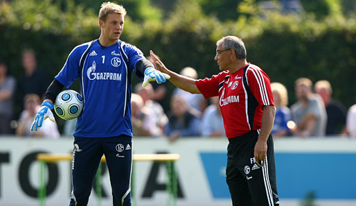 Manuel Neuer (l.) hatte sich zuletzt negativ zur Situation beim FC Schalke 04 geäußert