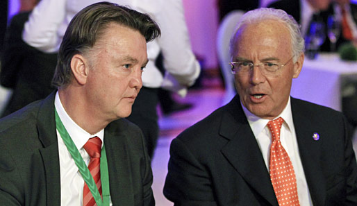 Beckenbauer (r.) geht davon aus, dass van Gaal souverän auf Hoeneß' Aussagen reagieren wird