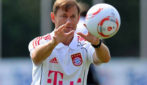 Frans Hoek löste Walter Junghans im Sommer 2010 als Torwarttrainer des FC Bayern München ab