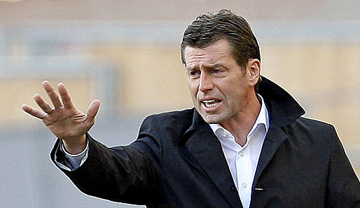 Michael Skibbe bleibt bis 2012 Trainer bei der Eintracht in Frankfurt